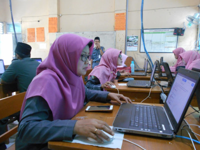 AKM GURU MTs NEGERI 1 SRAGEN 7