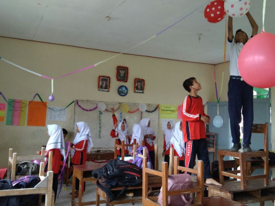 menghias-kelas-6