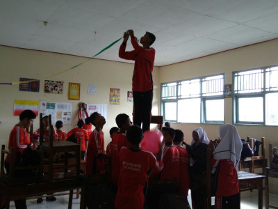 menghias-kelas-3