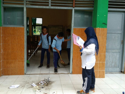 menghias-kelas-4